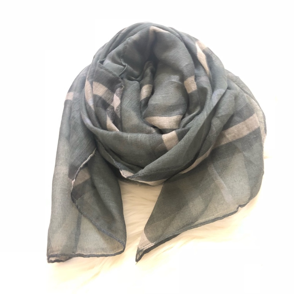 Brand New Checked Scarf